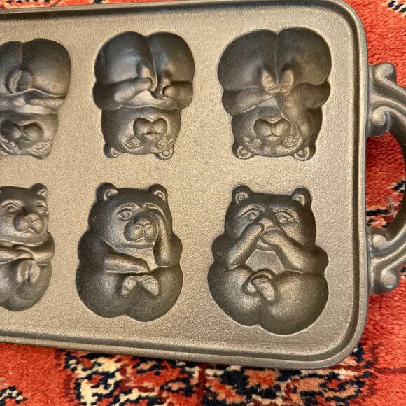 UNUSED 1984 John Wright Teddy Pan 7-1/2” x 15” Cast Iron Bakeware - Picture 3 of 7